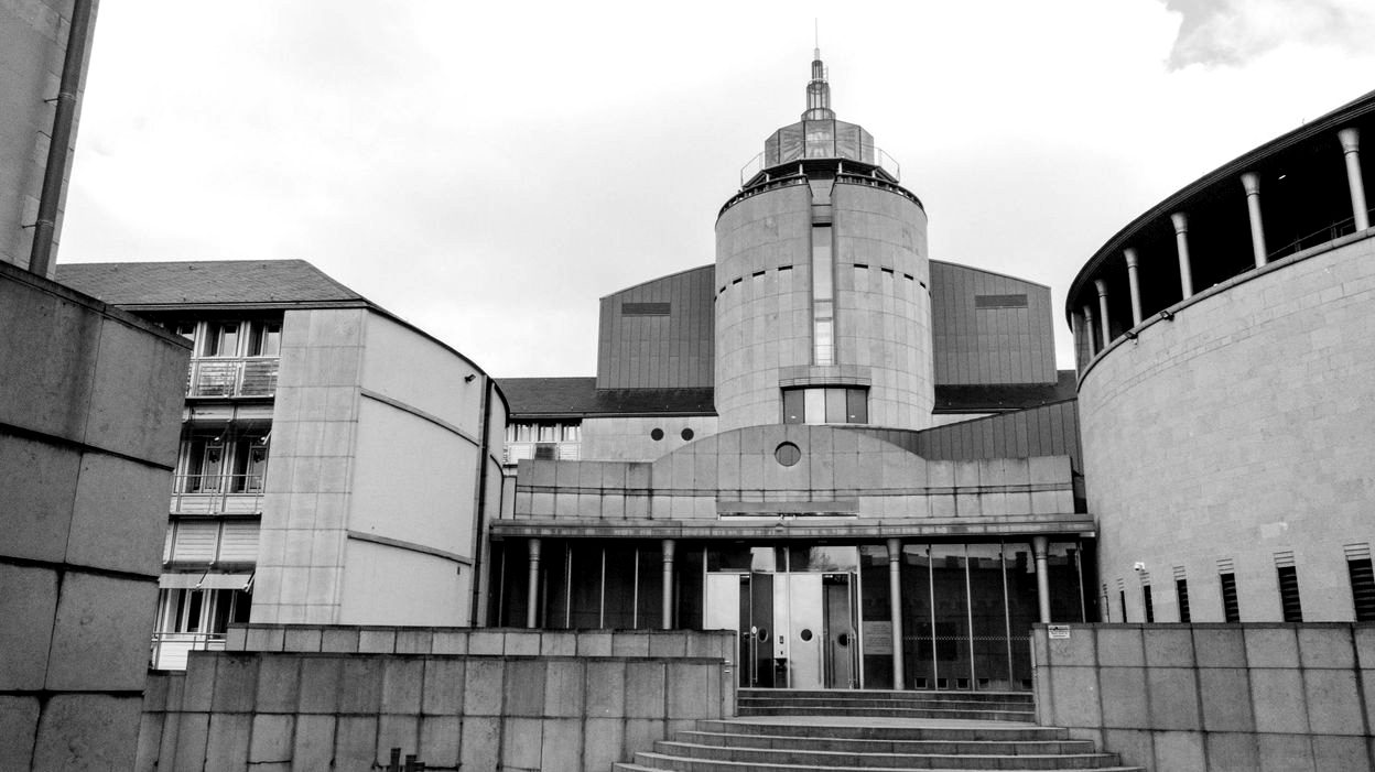 Façade du palais de justice de Mons, siège de la cour d'appel et de la cour d'assises du Hainaut